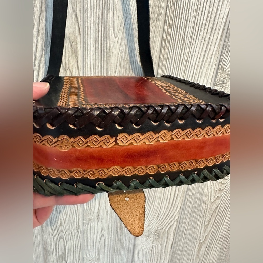 VINTAGE HAND TOOLED LEATHER Purse Bag Mexico Crossbody Adjustable Brown Boho - Picture 12 of 16